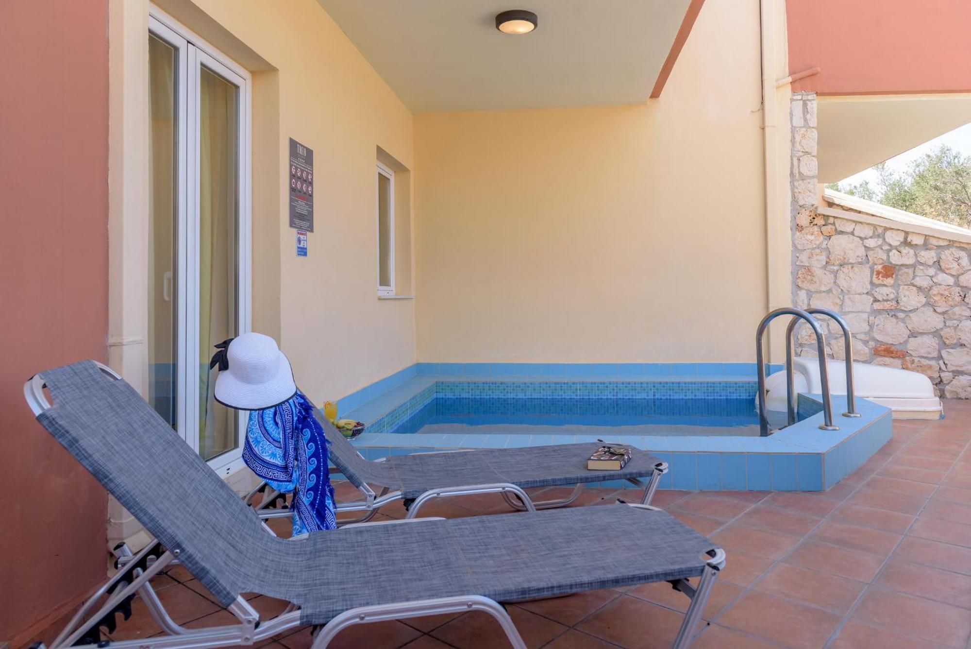 Suite con 2 Camere da Letto e Piscina a Immersione